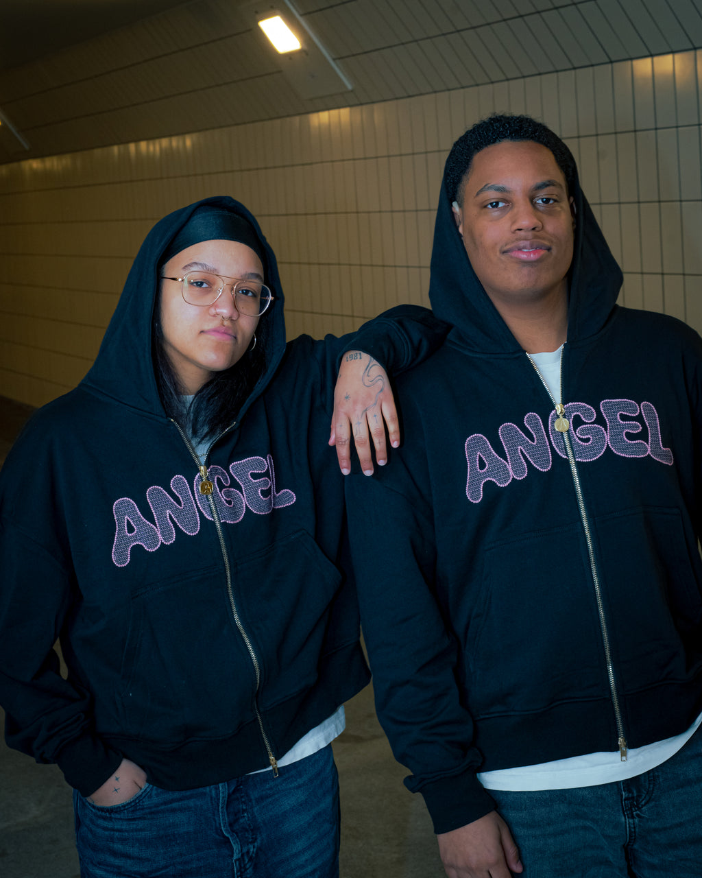 Angel Zip-Up Hoodie Black